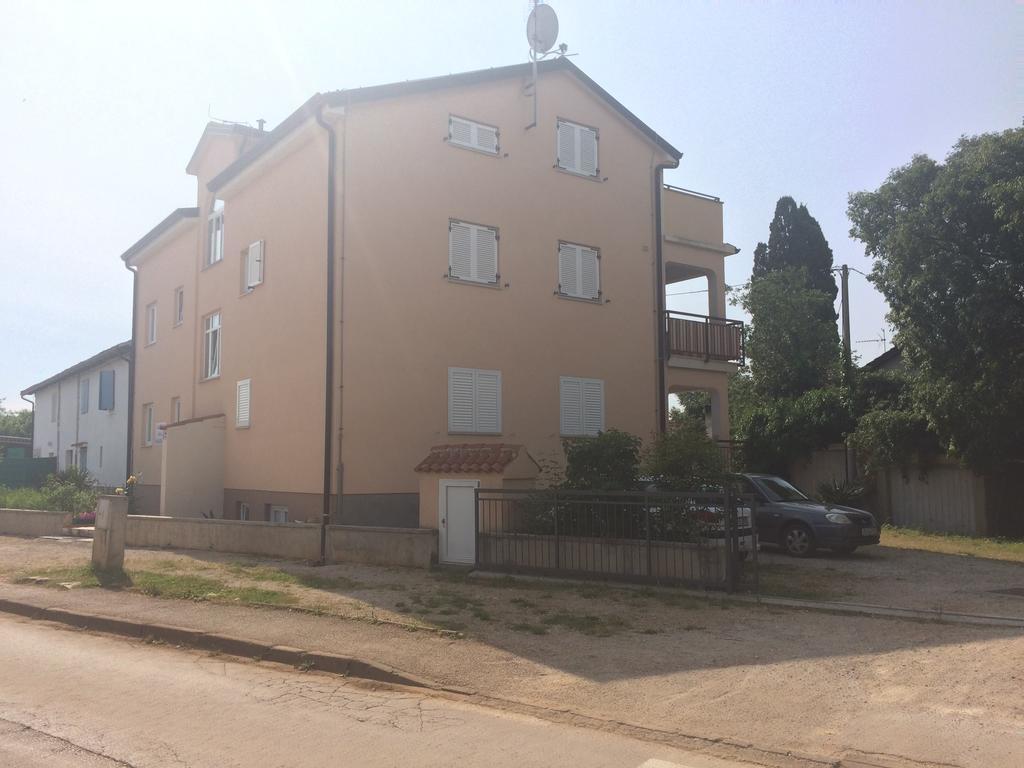 Kvajera Apartment Пореч Экстерьер фото